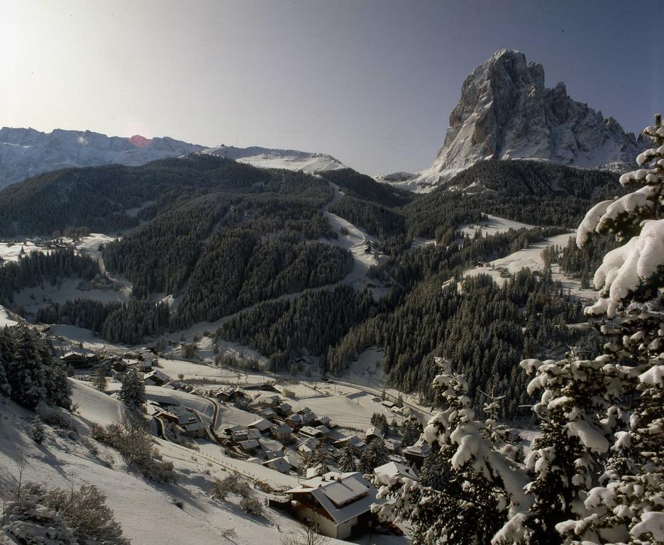 ガルニ レ シャレー Santa Cristina Val Gardena エクステリア 写真